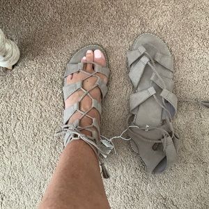Old Navy tie up sandal